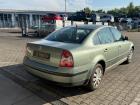 VW Passat 3BG original Stoßstange Stoßfänger vorn LA6W Frescogrünmetallic BJ01